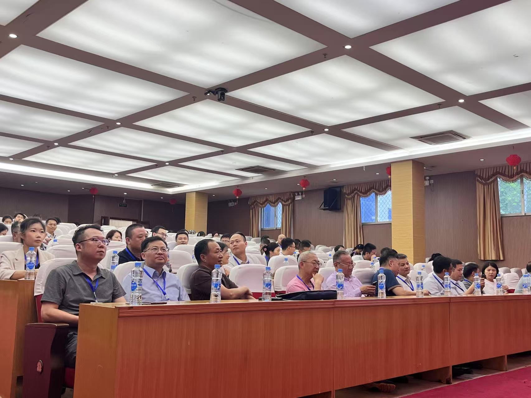 价格节气语茶沙龙交流3.jpg